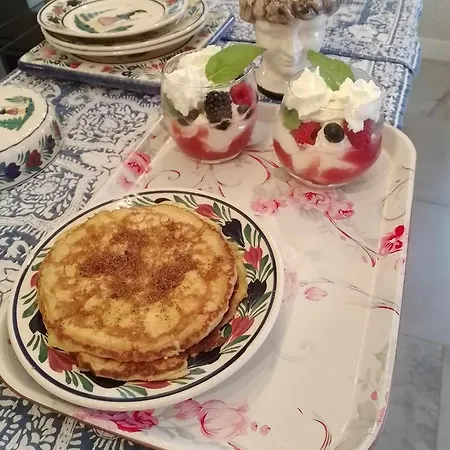 住宿加早餐酒店 Marie La Fee Endormie, 'breizh Brunch' & Balneo 米济亚克